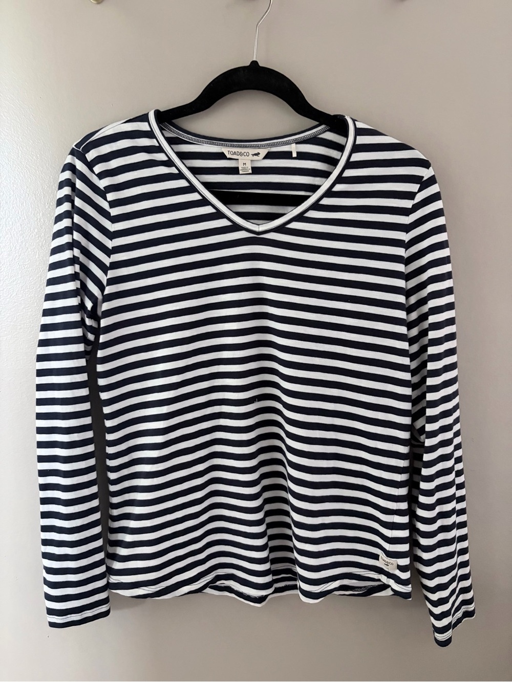 Toad&Co Striped Long Sleeve V-Neck Top Medium Navy Blue White Organic Cotton